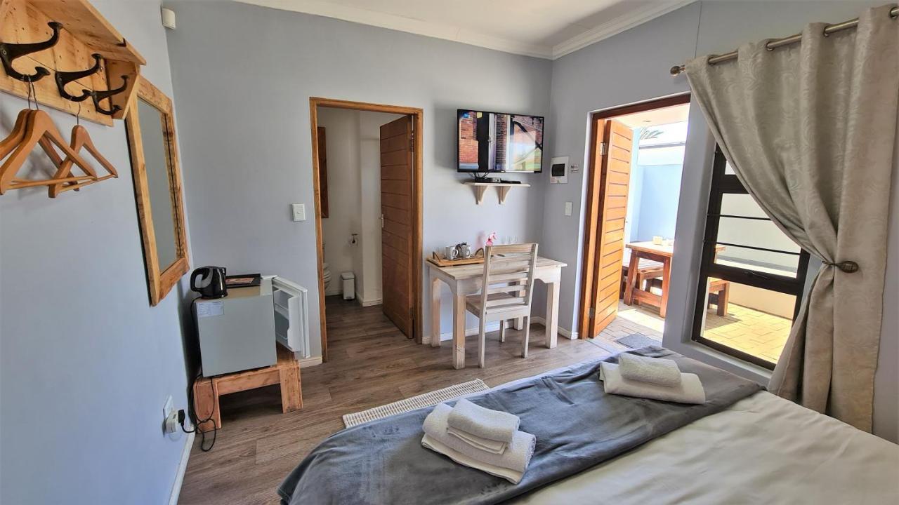 Tiende Laan Bed&Breakfast&Self-Catering Walvisbaai Buitenkant foto