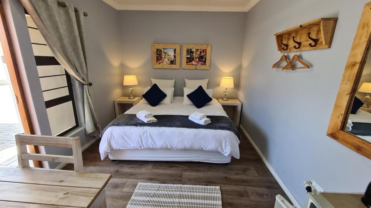 Tiende Laan Bed&Breakfast&Self-Catering Walvisbaai Buitenkant foto