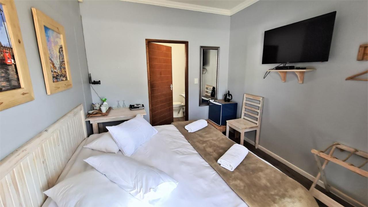 Tiende Laan Bed&Breakfast&Self-Catering Walvisbaai Buitenkant foto