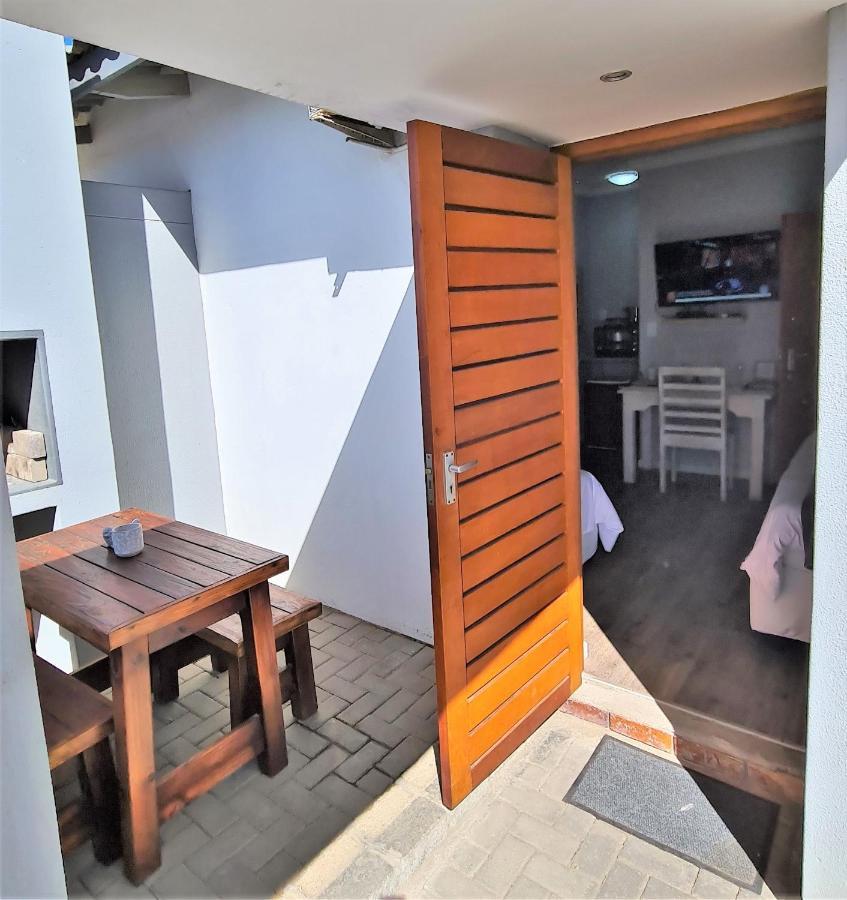 Tiende Laan Bed&Breakfast&Self-Catering Walvisbaai Buitenkant foto