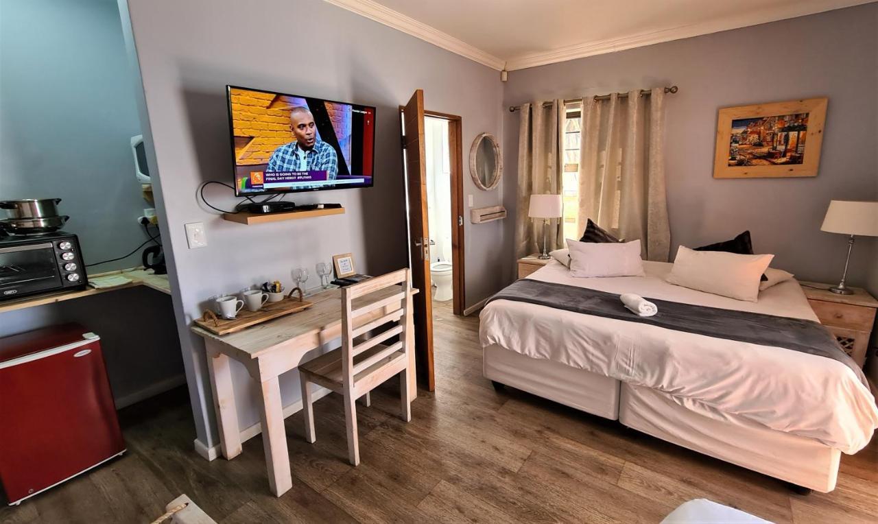 Tiende Laan Bed&Breakfast&Self-Catering Walvisbaai Buitenkant foto