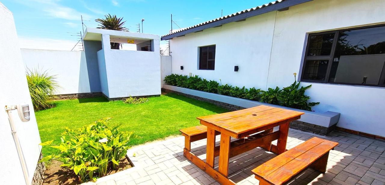 Tiende Laan Bed&Breakfast&Self-Catering Walvisbaai Buitenkant foto
