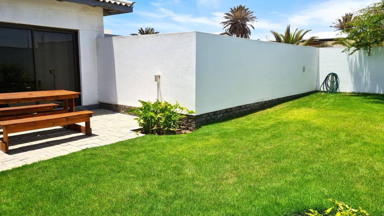 Tiende Laan Bed&Breakfast&Self-Catering Walvisbaai Buitenkant foto