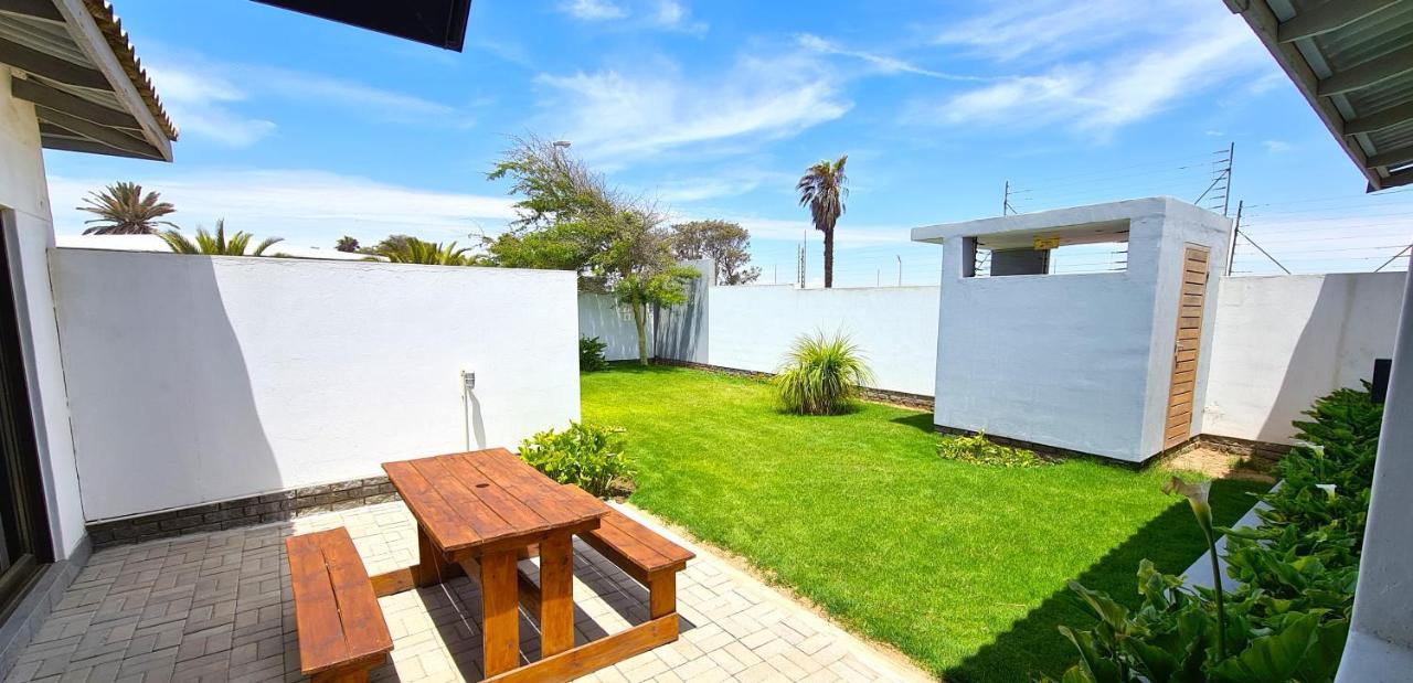 Tiende Laan Bed&Breakfast&Self-Catering Walvisbaai Buitenkant foto
