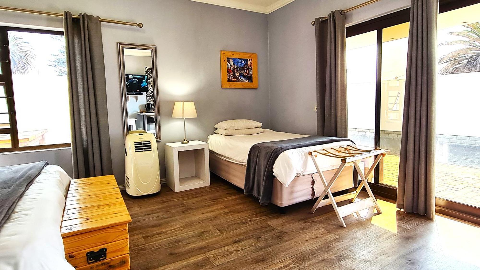 Tiende Laan Bed&Breakfast&Self-Catering Walvisbaai Buitenkant foto
