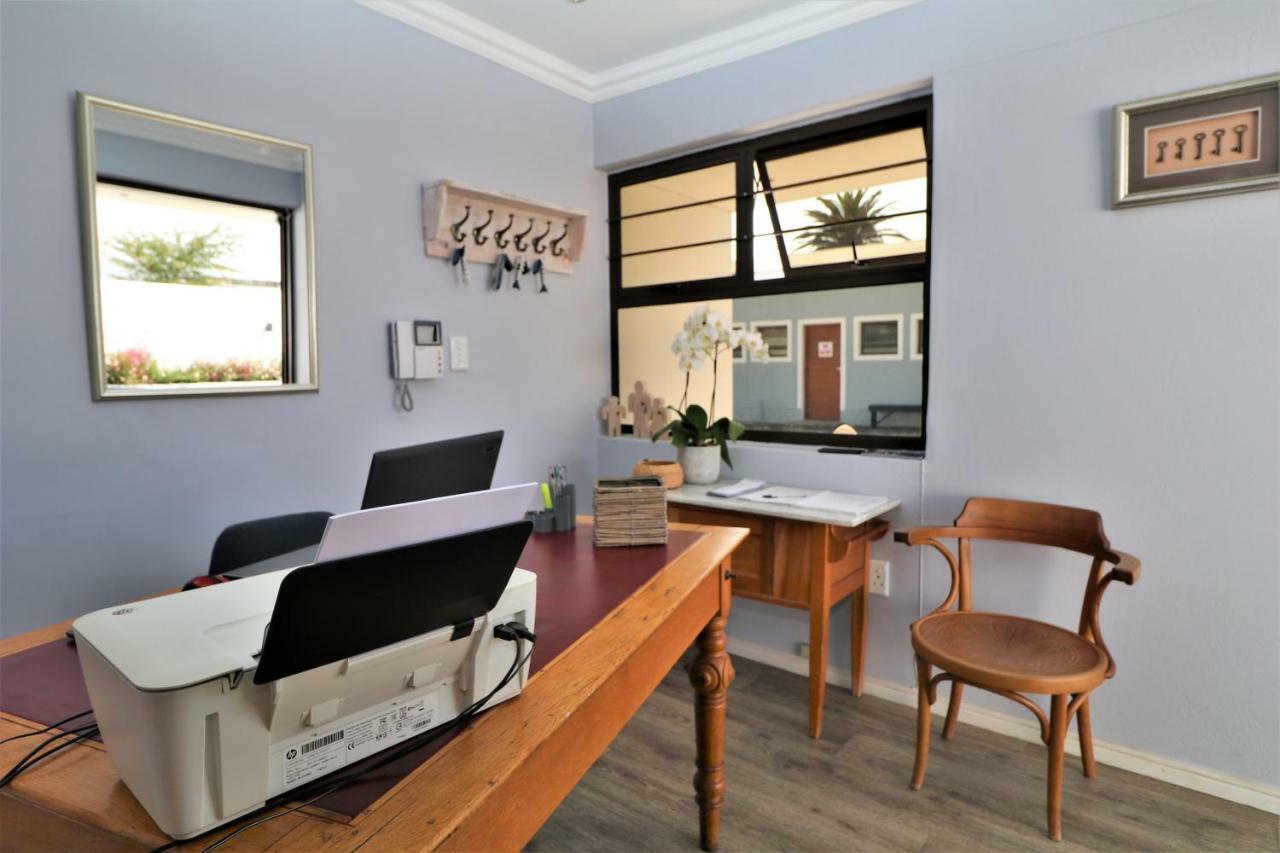 Tiende Laan Bed&Breakfast&Self-Catering Walvisbaai Buitenkant foto