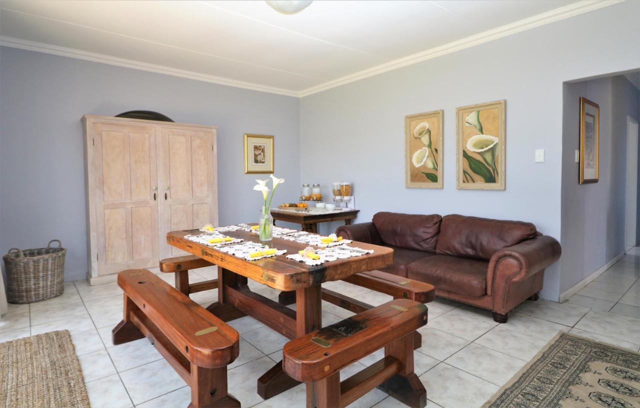 Tiende Laan Bed&Breakfast&Self-Catering Walvisbaai Buitenkant foto
