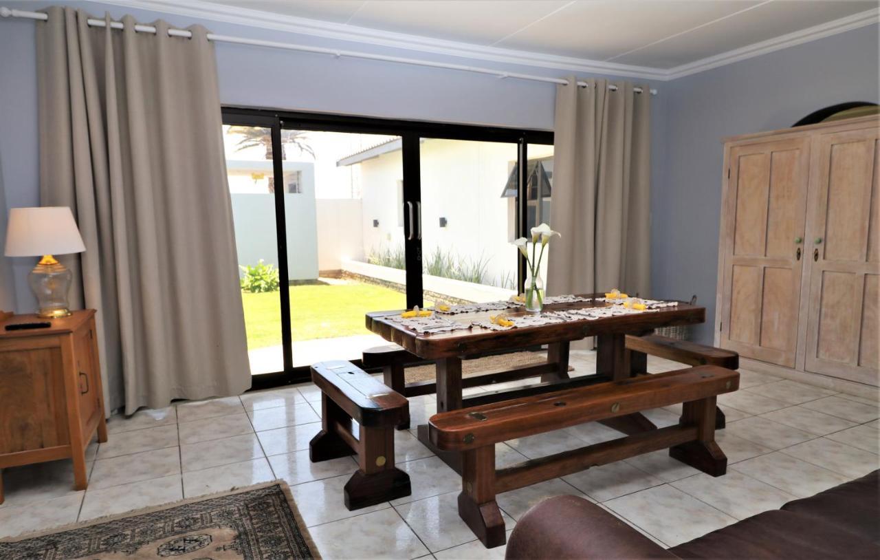 Tiende Laan Bed&Breakfast&Self-Catering Walvisbaai Buitenkant foto