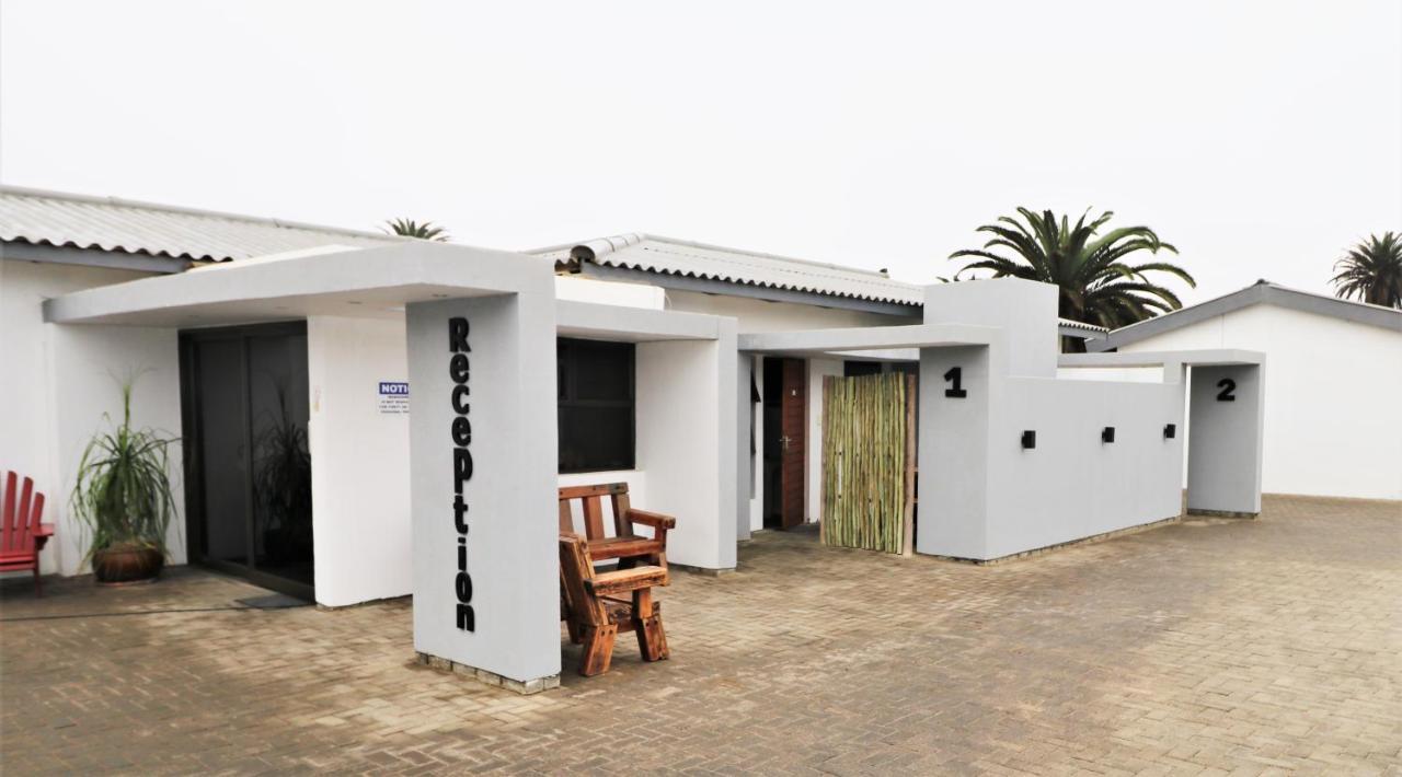 Tiende Laan Bed&Breakfast&Self-Catering Walvisbaai Buitenkant foto