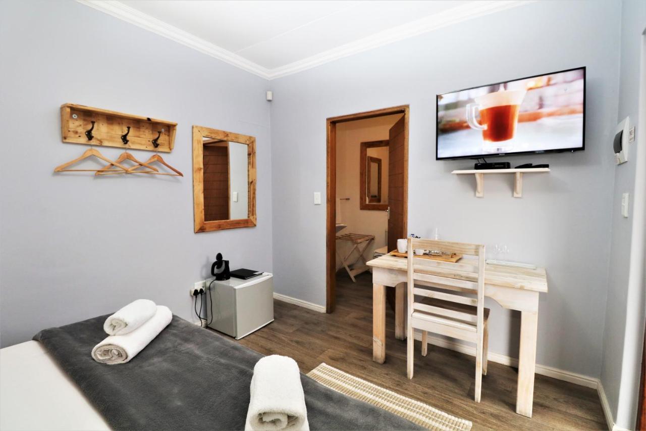 Tiende Laan Bed&Breakfast&Self-Catering Walvisbaai Buitenkant foto