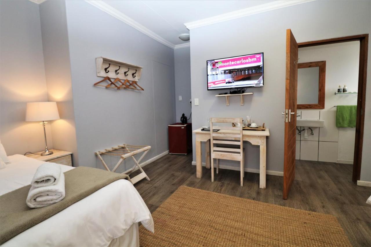 Tiende Laan Bed&Breakfast&Self-Catering Walvisbaai Buitenkant foto
