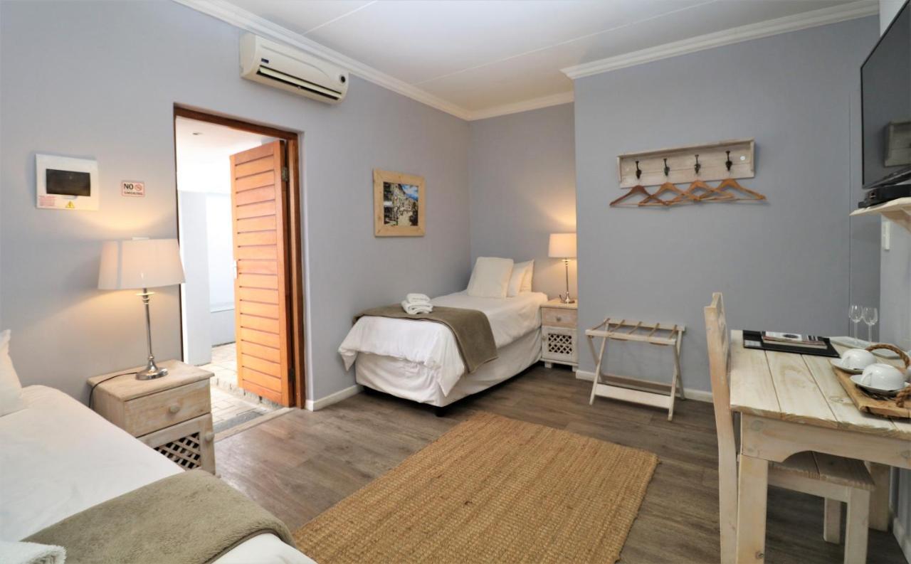 Tiende Laan Bed&Breakfast&Self-Catering Walvisbaai Buitenkant foto